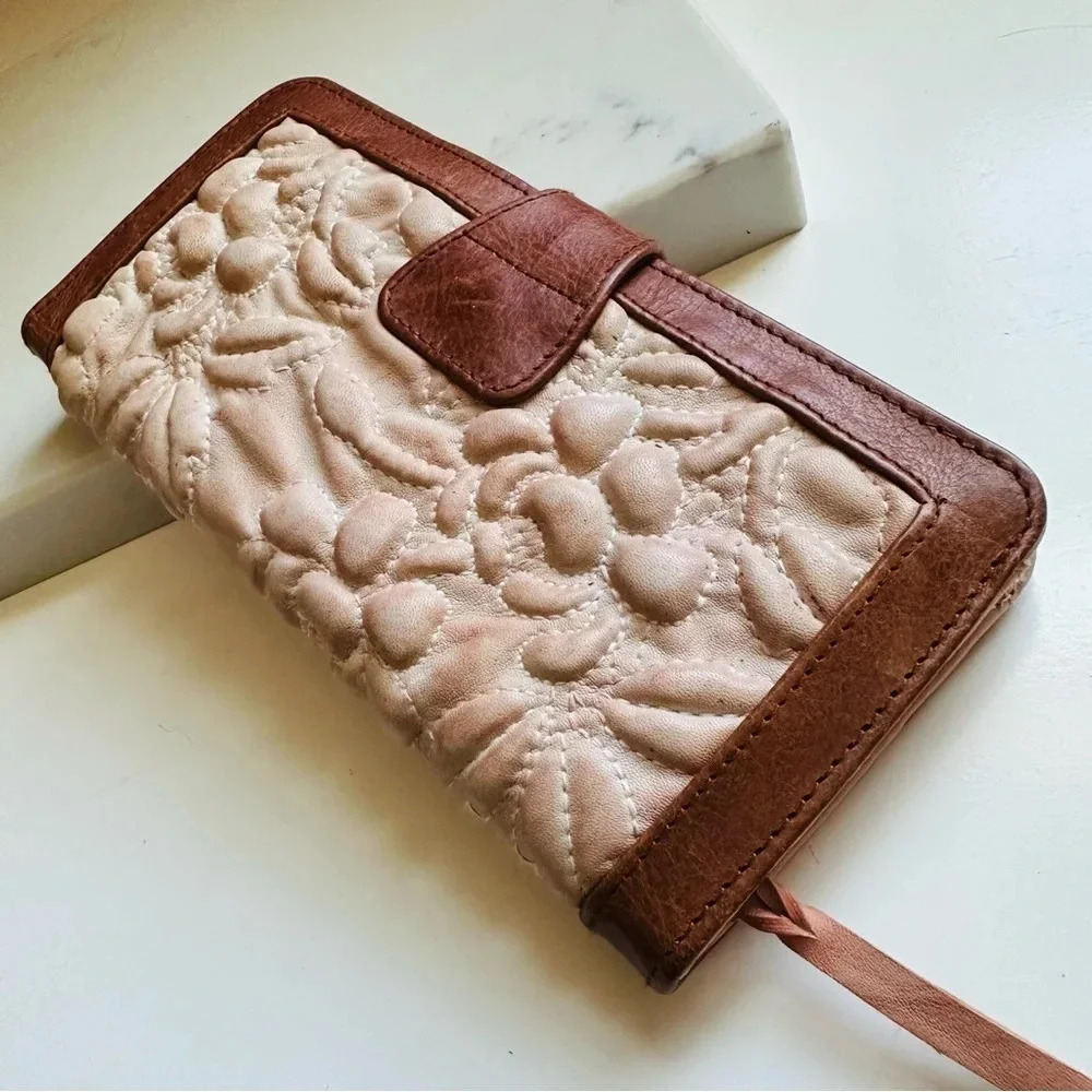 NWOT Sundance Anabaglish Leather Large Wallet - Picture 4 of 6